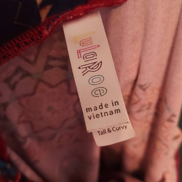 LuLaRoe Aztec Leggings One Size Tall And Curvy - Picture 7 of 7
